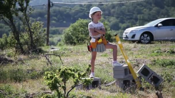 Дитина з'являється на грудях — стокове відео