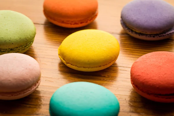 Primo piano con macaron su legno — Foto Stock