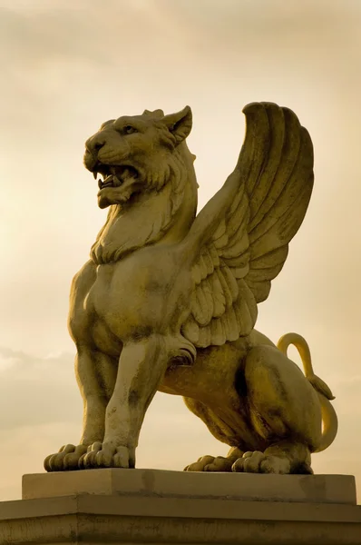 Ancient lion statue — Stock Photo, Image