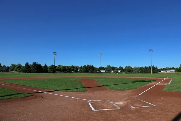 Otwarte niebo Baseball Field — Zdjęcie stockowe