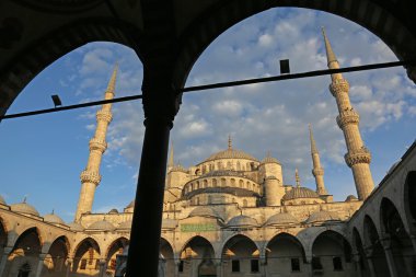 Bir çerçeve içinde Sultanahmet Camii