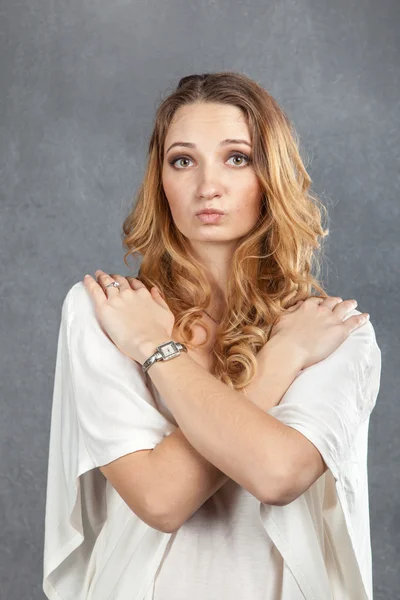 Mujer joven posando triste emoción —  Fotos de Stock