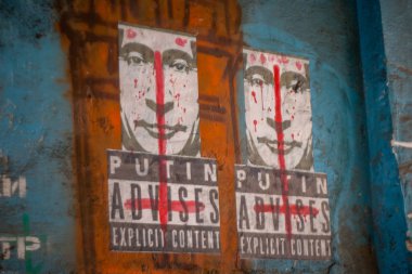 Lviv, Ukrayna - 22 Şubat 2015 Putin öneren açık içerik grafiti