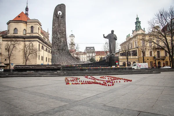LVIV, UKRAINE - 23 Februari 2015 Monumen Shevchenko di pusat kota Lviv — Stok Foto