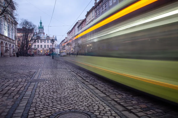 Lviv, Ukraina - 23 februari 2015 kollektivtrafik tåg centrala Lviv — Stockfoto