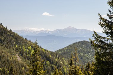 Dağların, açık havada güzel aralığı