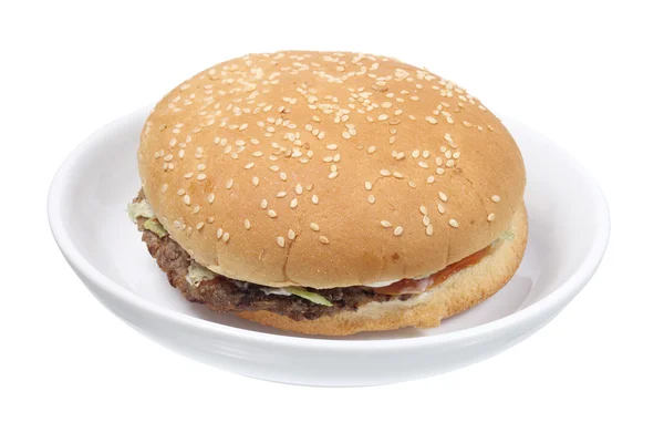 Hamburger na talerzu — Zdjęcie stockowe