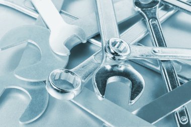 bir somun anahtarları