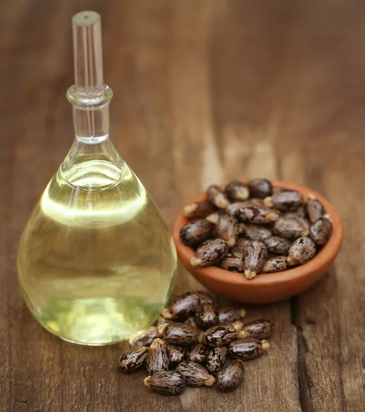 Aceite de ricino con frijoles —  Fotos de Stock