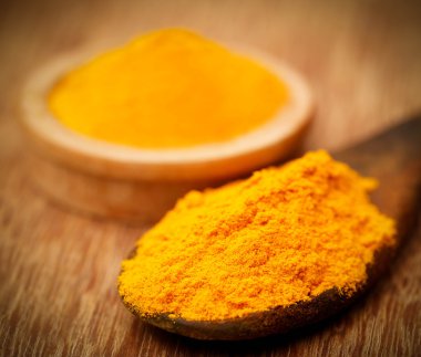 Bir kaşık zemin zerdeçal