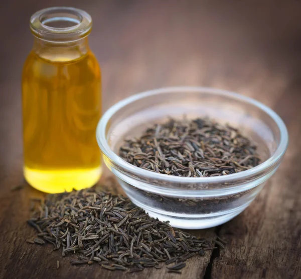 Caraway seeds with essential oil — Stock Photo, Image