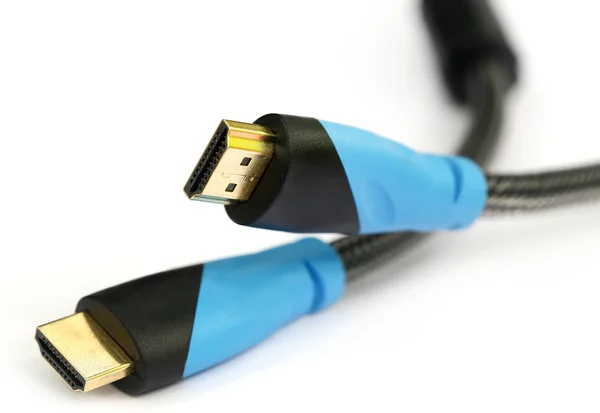 HDMI кабель поверх белого — стоковое фото