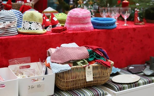 Danimarka 'da tüm ürünlerin el yapımı olduğu yerel Noel Pazarı