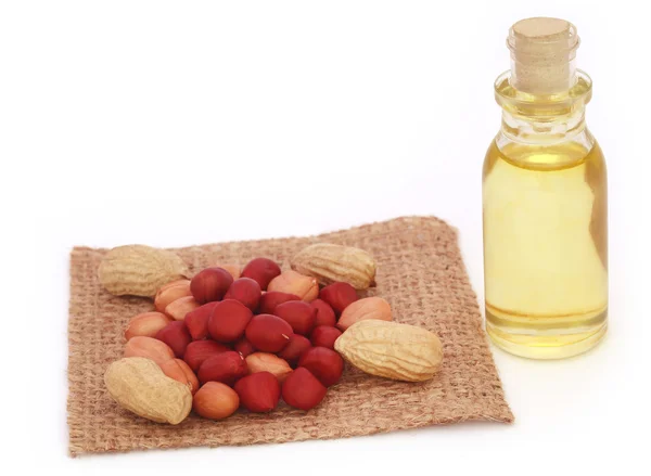 Fresh Peanuts with cooking oil — Stock Photo, Image