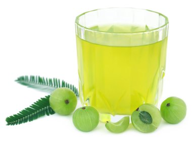 Taze meyve suyuyla bitkisel amla
