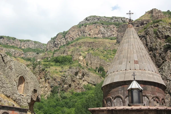 Geghard es un monasterio medieval en la provincia de Kotayk, Armenia. . — Foto de Stock