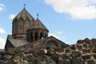  Bir ortaçağ manastır Ermenistan'da Aragatsotn il Hovhannavank olduğunu. 