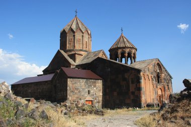  Bir ortaçağ manastır Ermenistan'da Aragatsotn il Hovhannavank olduğunu. 