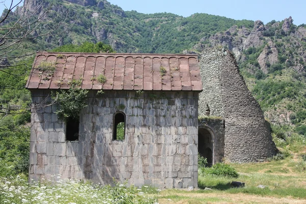 Akhtala även känd som Pghindzavank är en 10-talet befästa armeniska apostoliska kyrkan kloster. Armenien — Stockfoto