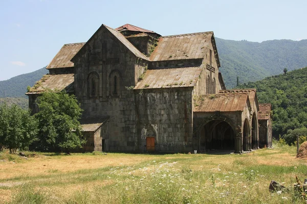 Akhtala también conocido como Pghindzavank es un monasterio fortificado de la Iglesia Apostólica Armenia del siglo X. Armenia — Foto de Stock