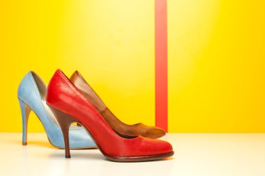 yüksek topuklu ayakkabı