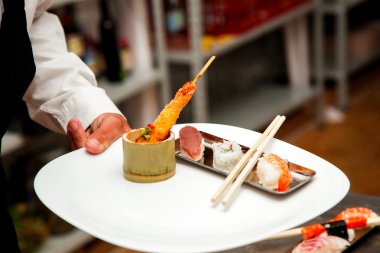 Japon deniz ürünleri suşisi.