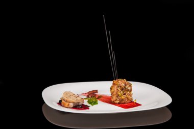 bir şekilde dekore edilmiş meze