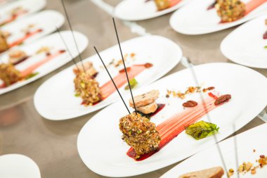 bir şekilde dekore edilmiş meze