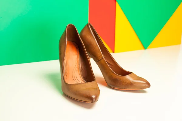 Hnědé boty na podpatku boty — Stock fotografie