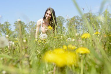 dandelions kadınla