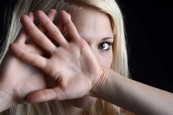 Angstige vrouw — Stockfoto