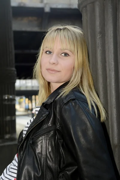 Blond kvinna — Stockfoto