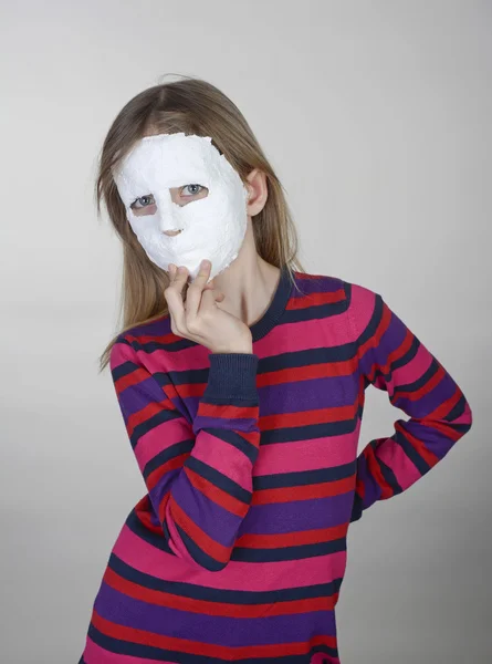 Ragazza con maschera — Foto Stock