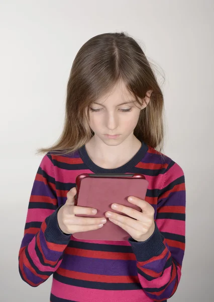 Meisje met digitale tablet — Stockfoto