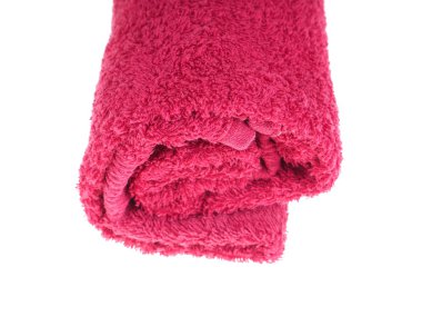 beyaz zemin üzerine kırmızı havlu