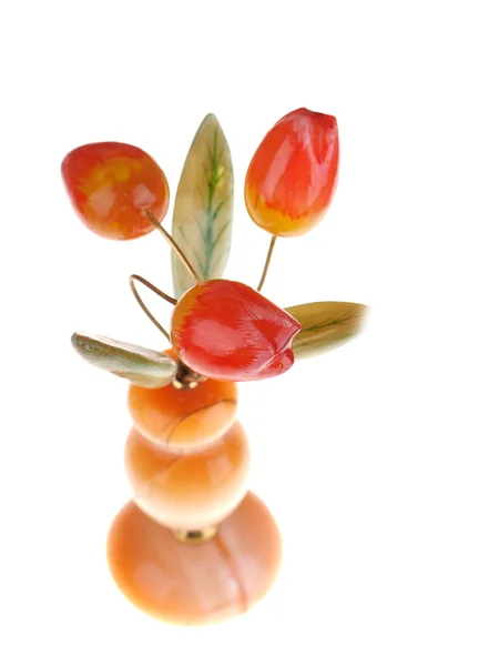 Ramo de piedra de tulipanes sobre un fondo blanco — Foto de Stock