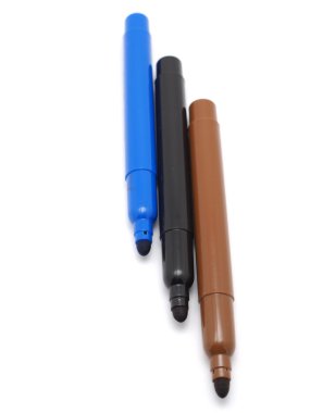 beyaz zemin üzerine keçeli kalem