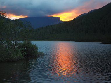 Hibiny gölde on Sunset