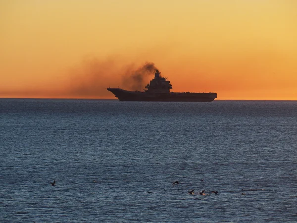 Navio militar no mar — Fotografia de Stock