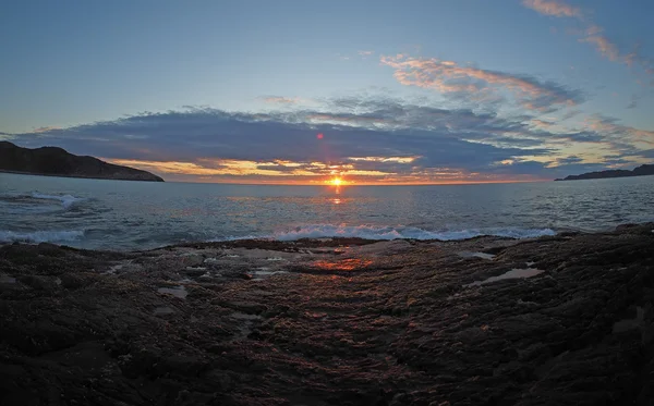 Pôr do sol no mar de Barents — Fotografia de Stock