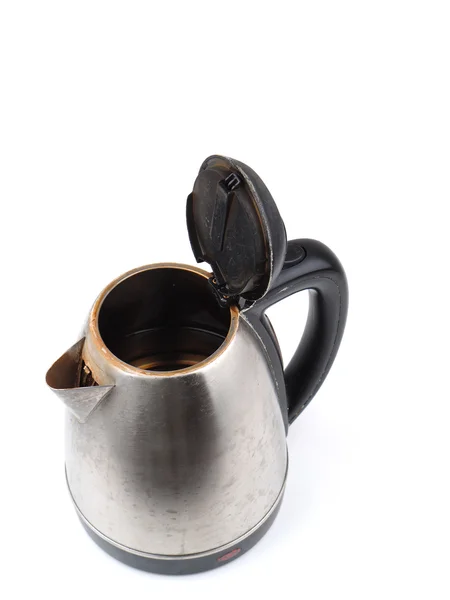 Старий металевий чайник на білому тлі — стокове фото