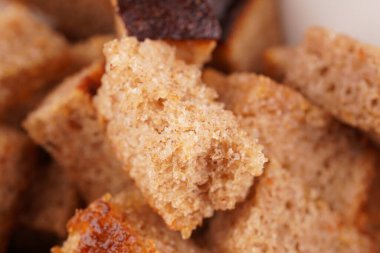 Beyaz arkaplanda krakerler