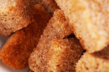 Beyaz arkaplanda krakerler