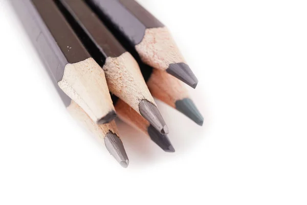 白い背景の黒い鉛筆 — ストック写真