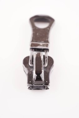 beyaz arkaplanda fermuar kaydırıcı