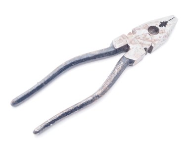 Beyaz arkaplanda pense