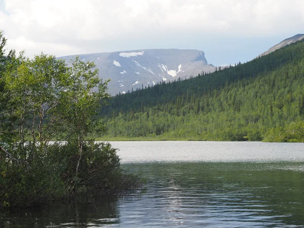 Λίμνη στα βουνά — Φωτογραφία Αρχείου