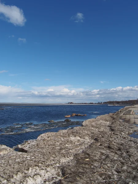 Paseo marítimo junto al lago — Foto de Stock