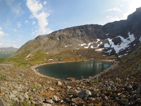 Sjö i fjällen — Stockfoto