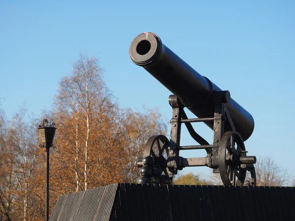 Arma no parque — Fotografia de Stock